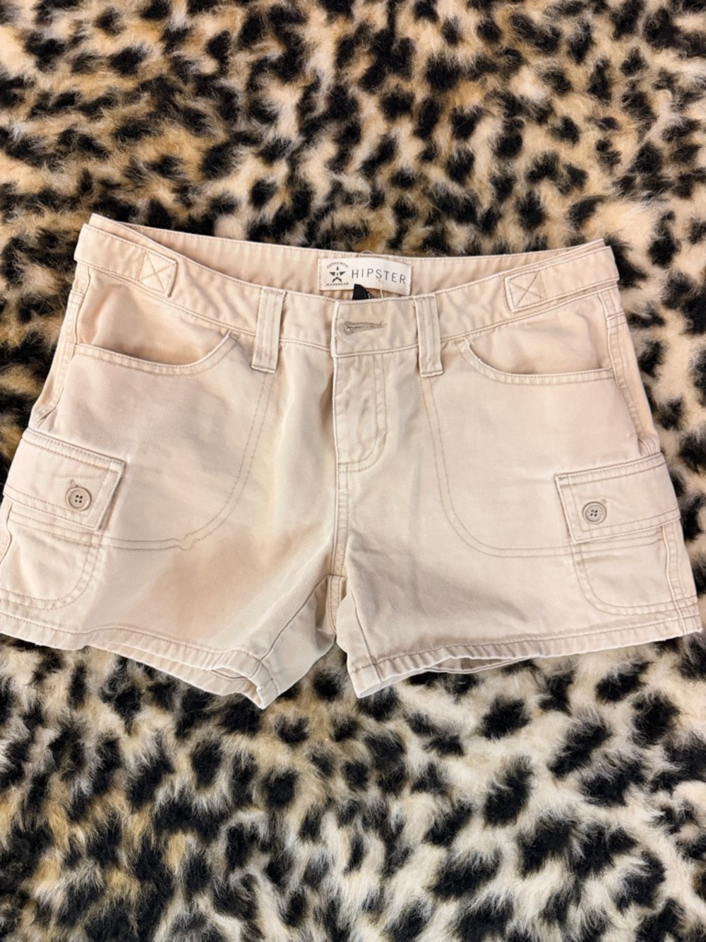 Women's Cream Cargo Shorts with Front Pockets